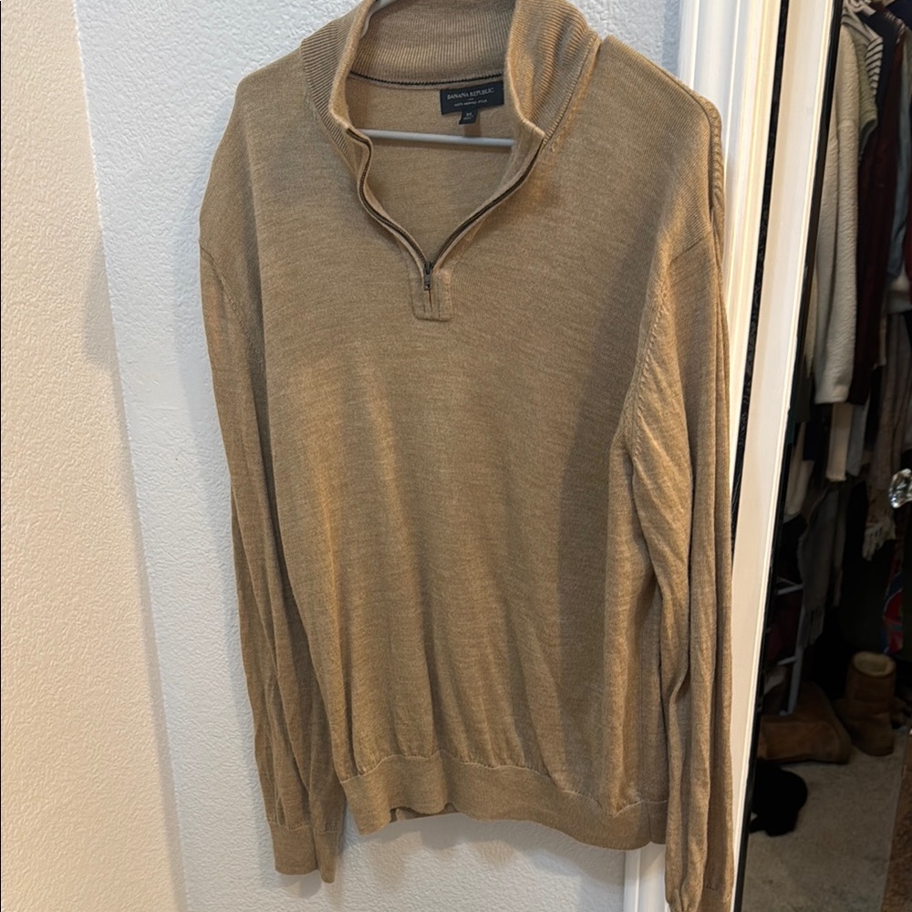 Banana Republic Men's Tan Sweater